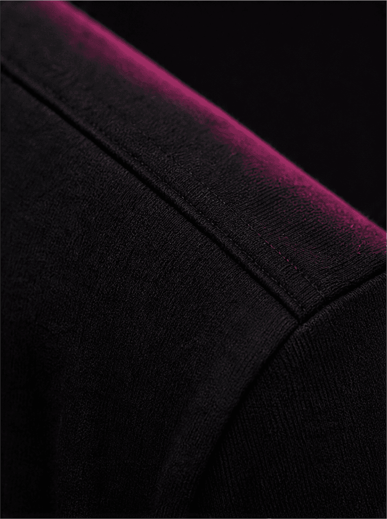 T-shirt noir cœur rouge